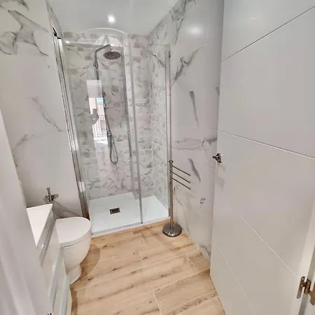Stunning In Vlc Centre Apartment