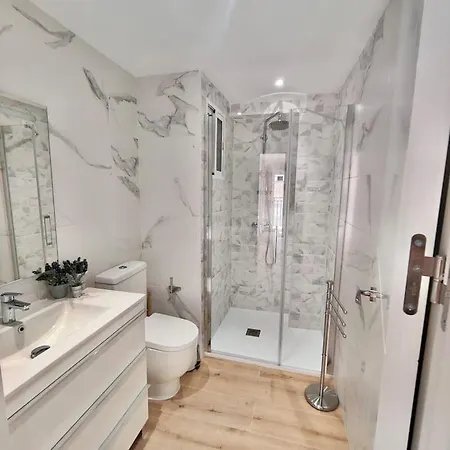 Stunning In Vlc Centre Apartment *